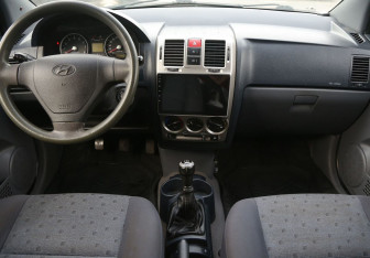 Подержанный автомобиль Hyundai Getz 2002 года (12 фото)