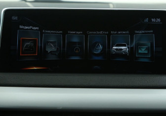 Подержанный автомобиль BMW X5 2017 года (18 фото)