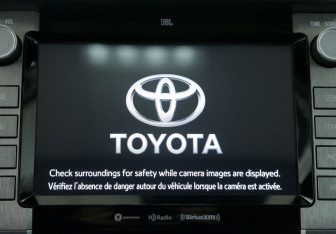 Подержанный автомобиль Toyota Tundra 2020 года (13 фото)