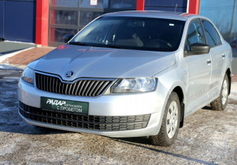 Подержанный автомобиль Skoda Rapid Liftback 2016 года (3 фото)