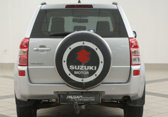Подержанный автомобиль Suzuki Grand Vitara 2006 года (3 фото)