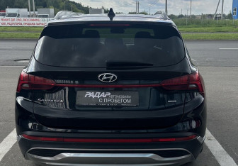 Подержанный автомобиль Hyundai Santa Fe 2021 года (5 фото)