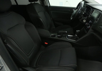 Подержанный автомобиль Renault Megane Wagon 2019 года (10 фото)