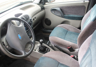 Подержанный автомобиль LADA (ВАЗ) Kalina Sedan 2010 года (10 фото)