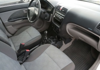 Подержанный автомобиль Kia Picanto 2006 года (9 фото)