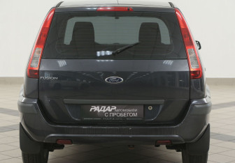 Подержанный автомобиль Ford Fusion 2008 года (3 фото)
