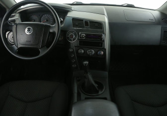 Подержанный автомобиль SsangYong Kyron 2011 года (12 фото)