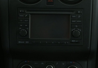 Подержанный автомобиль Nissan Qashqai 2013 года (15 фото)