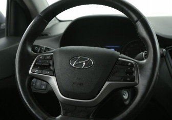 Подержанный автомобиль Hyundai Solaris Sedan 2017 года (16 фото)