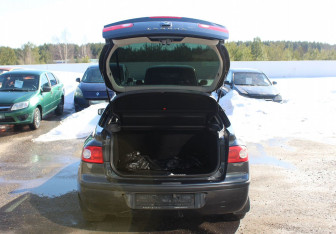Подержанный автомобиль Renault Laguna Liftback 2007 года (16 фото)
