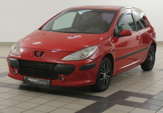Подержанный автомобиль Peugeot 307 Hatchback 2006 года (8 фото)