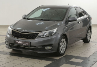 Подержанный автомобиль Kia Rio Sedan 2015 года (8 фото)