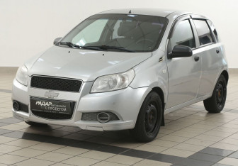 Подержанный автомобиль Chevrolet Aveo Hatchback 2010 года (8 фото)