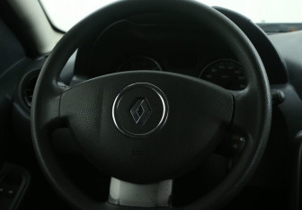Подержанный автомобиль Renault Duster 2012 года (16 фото)