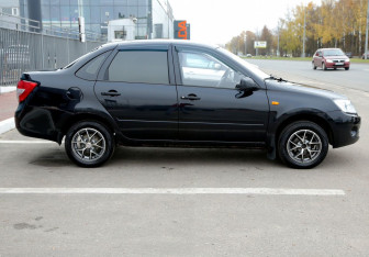 Подержанный автомобиль LADA (ВАЗ) Granta Sedan 2012 года (7 фото)