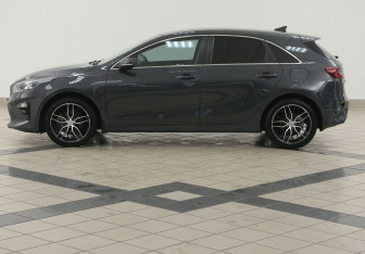 Подержанный автомобиль Kia Ceed Hatchback 2019 года (7 фото)