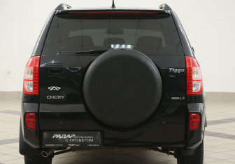 Подержанный автомобиль Chery Tiggo (T11) 2015 года (3 фото)