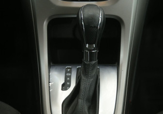 Подержанный автомобиль Opel Astra Hatchback 2011 года (13 фото)