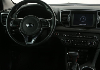 Подержанный автомобиль Kia Sportage 2016 года (14 фото)