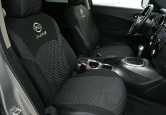 Подержанный автомобиль Nissan Juke 2018 года (10 фото)