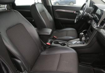 Подержанный автомобиль Chevrolet Captiva 2012 года (10 фото)