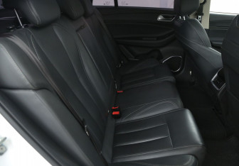 Подержанный автомобиль Omoda S5 2023 года (11 фото)