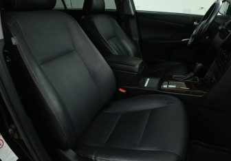 Подержанный автомобиль Toyota Camry Sedan 2017 года (10 фото)