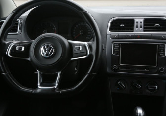 Подержанный автомобиль Volkswagen Polo Sedan 2019 года (14 фото)
