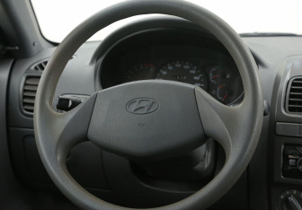 Подержанный автомобиль Hyundai Accent Sedan 2008 года (16 фото)