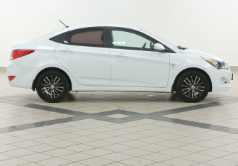 Подержанный автомобиль Hyundai Solaris Sedan 2014 года (5 фото)
