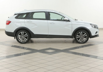 Подержанный автомобиль LADA (ВАЗ) Vesta Wagon 2020 года (5 фото)
