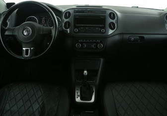 Подержанный автомобиль Volkswagen Tiguan 2014 года (12 фото)