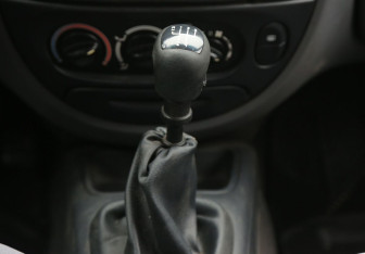 Подержанный автомобиль Renault Megane Sedan 2001 года (15 фото)