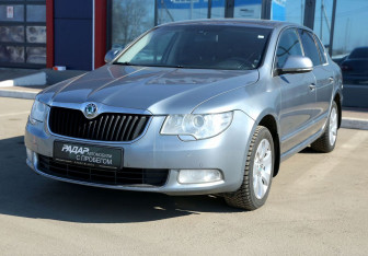 Подержанный автомобиль Skoda Superb Liftback 2011 года (3 фото)