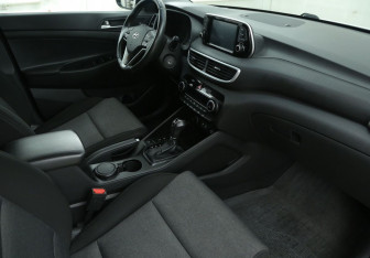 Подержанный автомобиль Hyundai Tucson 2019 года (9 фото)