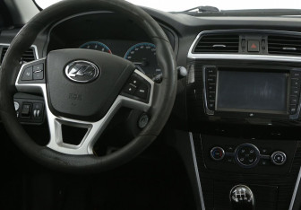 Подержанный автомобиль Lifan Solano 2018 года (14 фото)