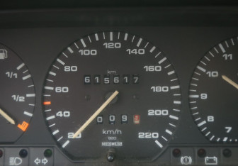 Подержанный автомобиль Volkswagen Passat Sedan 1988 года (18 фото)
