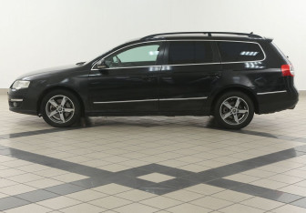 Подержанный автомобиль Volkswagen Passat Wagon 2008 года (7 фото)
