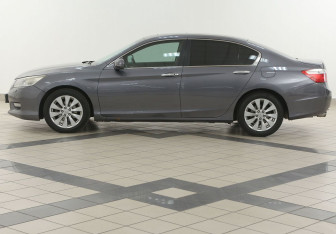 Подержанный автомобиль Honda Accord Sedan 2013 года (7 фото)