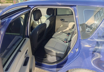 Подержанный автомобиль Renault Scenic 2009 года (12 фото)