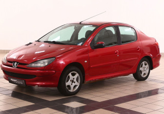 Подержанный автомобиль Peugeot 206 Sedan 2007 года (4 фото)