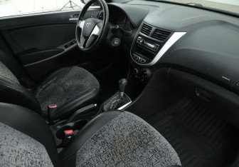 Подержанный автомобиль Hyundai Solaris Sedan 2011 года (9 фото)