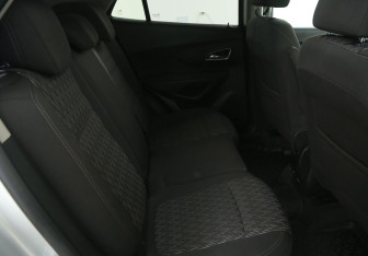 Подержанный автомобиль Opel Mokka 2013 года (11 фото)