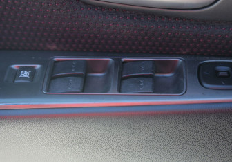 Подержанный автомобиль Mazda 3 Hatchback 2006 года (17 фото)