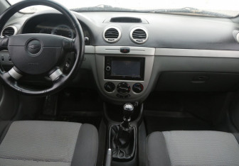 Подержанный автомобиль Chevrolet Lacetti Hatchback 2012 года (12 фото)