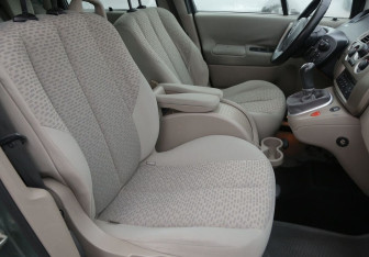 Подержанный автомобиль Renault Scenic 2006 года (10 фото)