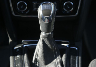 Подержанный автомобиль Skoda Superb Liftback 2011 года (13 фото)