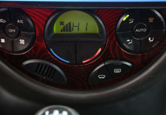 Подержанный автомобиль Ford Focus Hatchback 2005 года (17 фото)