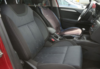 Подержанный автомобиль Citroen C4 Hatchback 2011 года (10 фото)