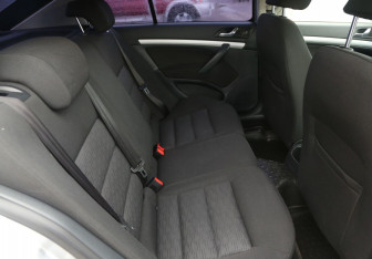 Подержанный автомобиль Skoda Octavia Liftback 2011 года (11 фото)